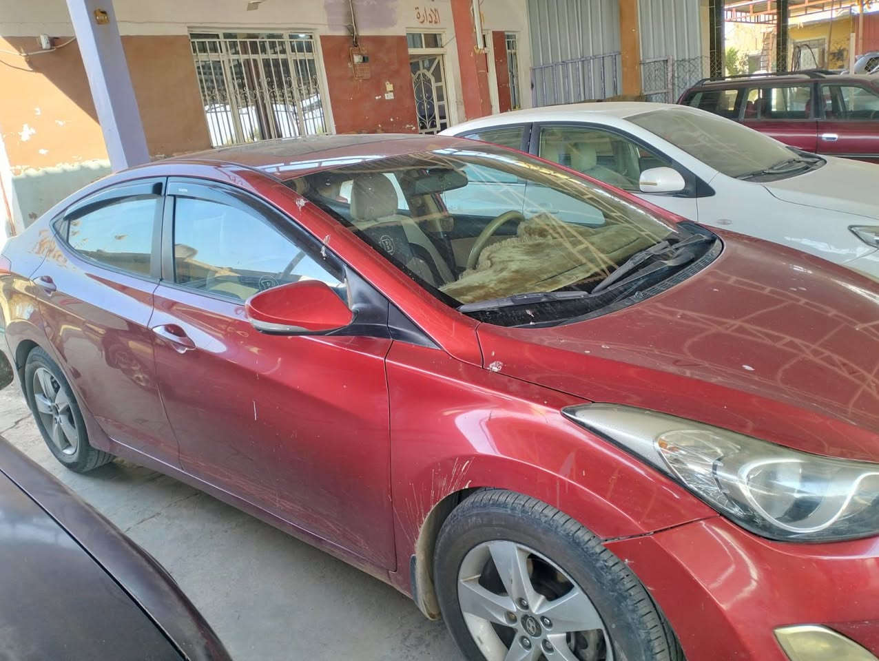 سيارة النترا خليجي موديل 2014 فتحة بالسقف كير محرك شرط ارقام مسطرة شرط الوكالة والتحويل سيارة بيها جاملغ وبنيد مبدل ومرشوش سعرها 105 $

0783 858 6896
