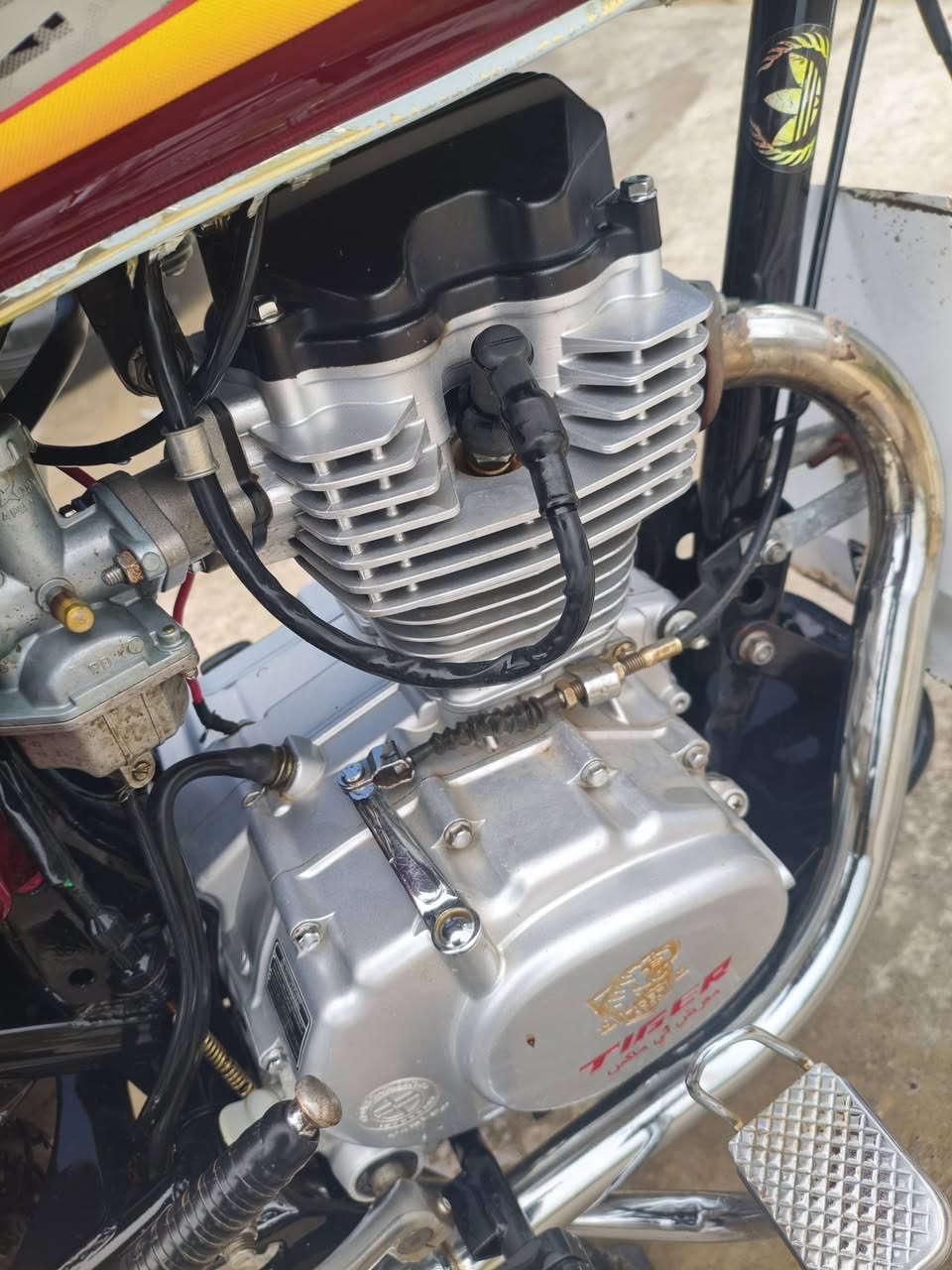 سلام عليكم ورحمه الله وبركاته
متاح ماطور للبيع 
تايكر موديل 23
محرك شرط 
كهربائيات كلها شغالا
نضافه مثل ما موضح بالصور 
ماطور كامل وجاهز كلو شرط وشغال 
سعر وباقي تفاصيل متواجد خاص


**إذا كنت صاحب هذا الإعلان وتريد حذفه لأي سبب، رجاءا أرسل رسالة إلى الدعم الفني**