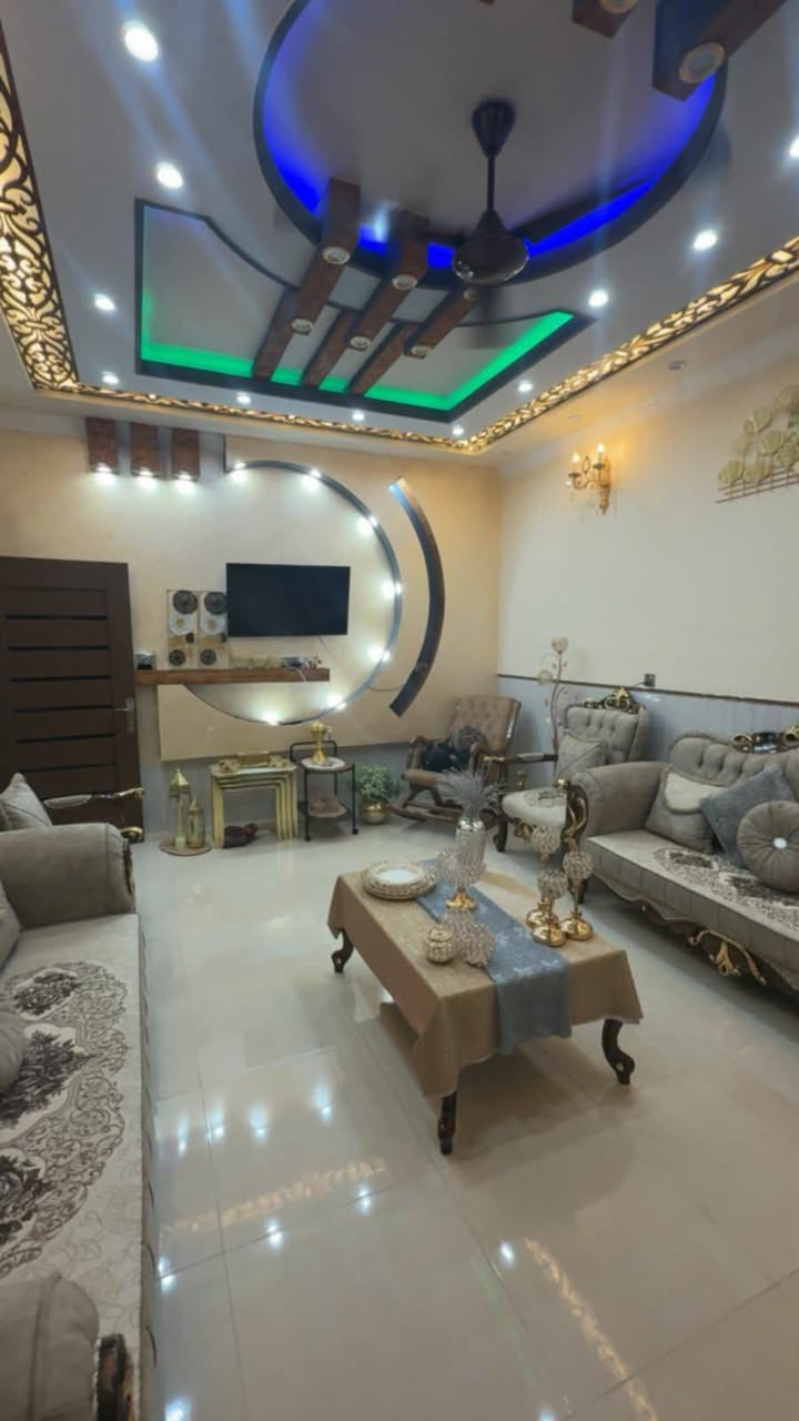 🏚️دار 200م للبيع 
📏وجه 10 نزال 20
📍القادسية  شارع الكراج 
قرب ثانوية عمر بن جندب  ومدرسة اللؤلؤة الابتدائية 🏗️بناء درجة أولى  
سقوف جبسن بورد 
مع انارة ليد بروفايل
طابقين  🛌  ٤ نوم 
🛋️ استقبال + صالة داخلية 
📰 مطبخ حار بارد 
🚾3مجوعات صحية 
السعر 175 قابل للتفاوض 
للاستفسار والطلب مراجعة مكتب عقارات البرج 
موقع المكتب على خرائط جوجل 
https://maps.google.com/?q=34.658760,43.652771 
📞 أو الاتصال على الارقام التالية 
***********
***********
