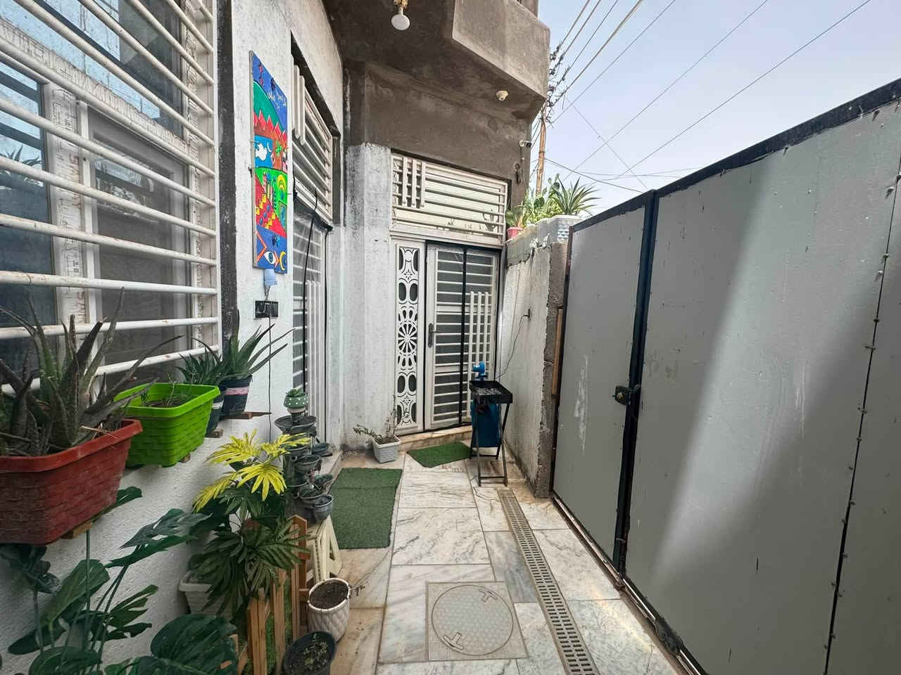 بيت للبيع مساحته 100متر في منطقة الموحيه بناء جديد طابقين الشارع المقابيل المدينه المائيه البيت مطلوب اسكان 60مليون
ابو علي للعقار***********
