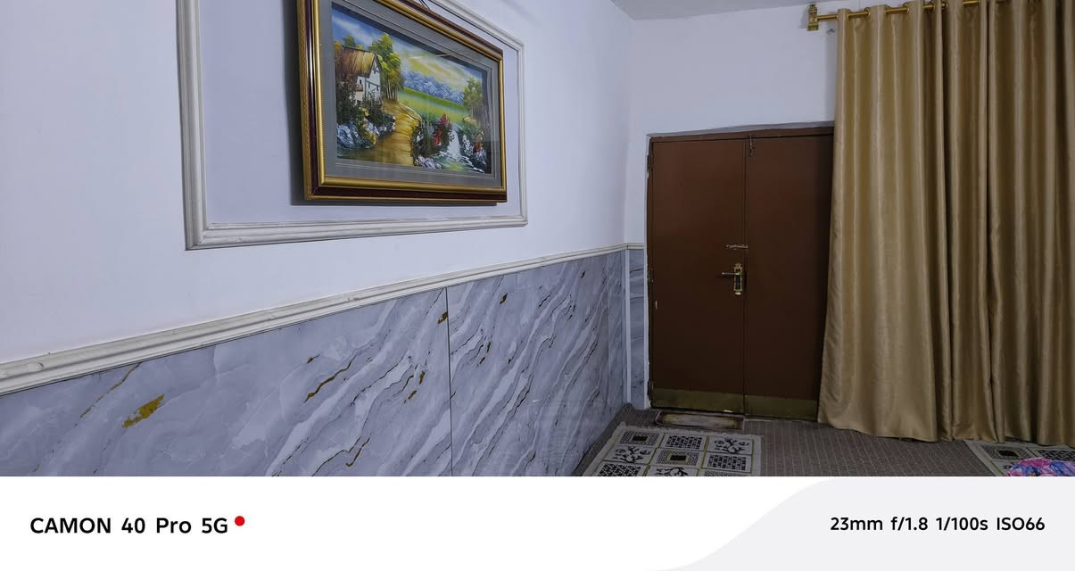 دار للبيع طابو ملك صرف المساحه ( ١٥٦ ) مربع الموقع بدايه الحي العسكري نزلت الشهيد عمار على الشارع العام بدايه الحي العسكري الاتصال على رقم( *********** )( *********** )
