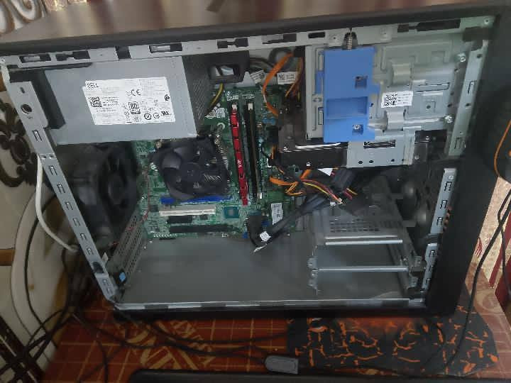 السلام عليكم للبيع او مراوس بدراجه
متاح حاسبه نوع DELL حاسبه نضافه 90% وعلى أيدي 

مواصفاتها :

1ـ المعالج كوراي 7.

2ـ الجيل 6.

3ـ رام 16 كيكا.

4ـ هارد تيراSSD 256+ HHD1 

5ـ كارت شاشه داخلي 4 كيكا 

 السعر مناسب بالنسبه للمواصفات مكاني الطارميه الشراي يعلق


**إذا كنت صاحب هذا الإعلان وتريد حذفه لأي سبب، رجاءا أرسل رسالة إلى الدعم الفني**
