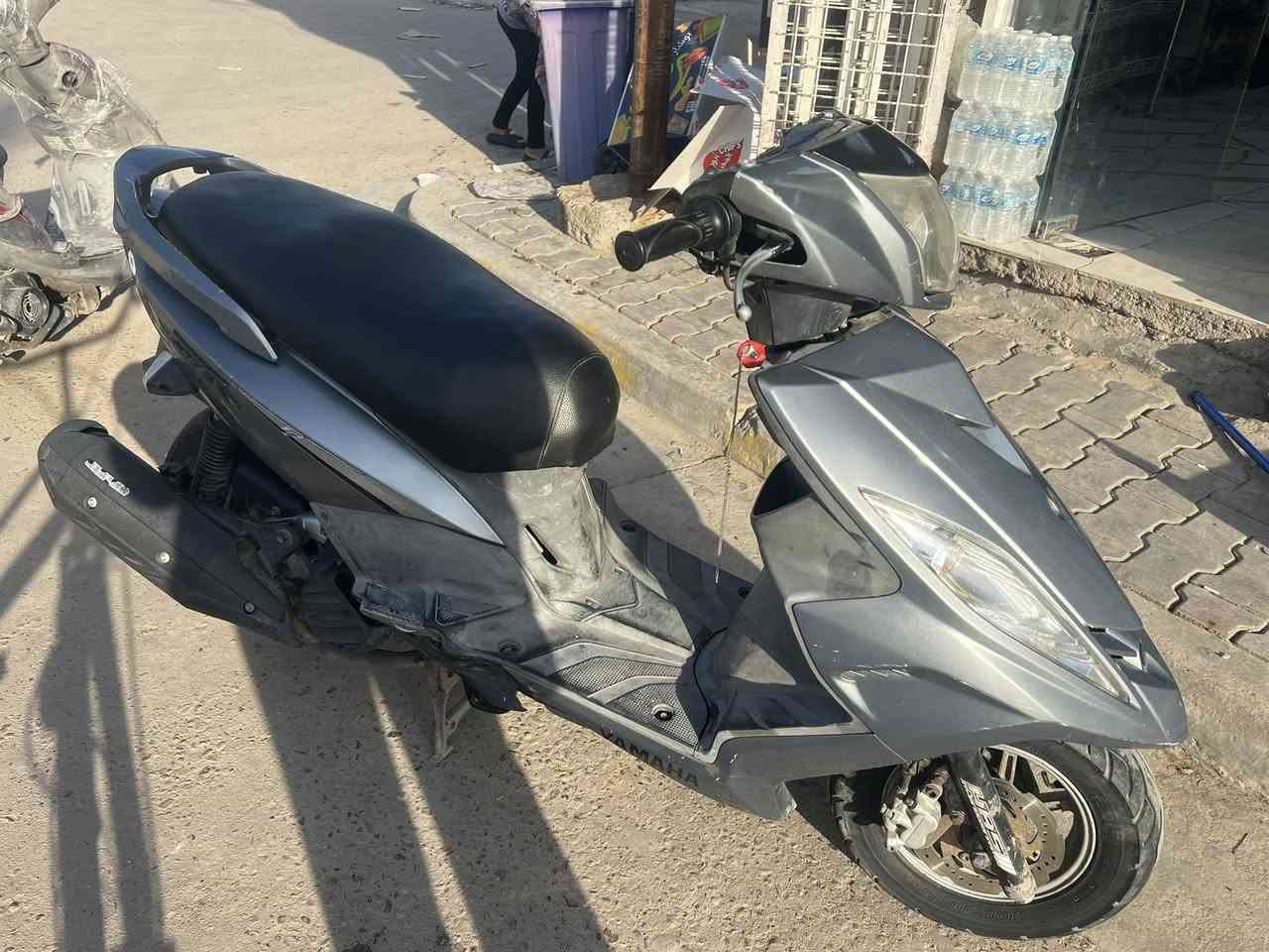 دراجه جيتي آر لبيع مال واحد متوازي على فلوس الدراجه كفاله عامه صالها شهر من نازله من الرمه لو مامتوازي ولا أبيعها كلب الصور وشوف النضافه المكينه بالباكيت مال جنايه السعر مليون٢٥٠ وبيها مجال للشراي ***********
