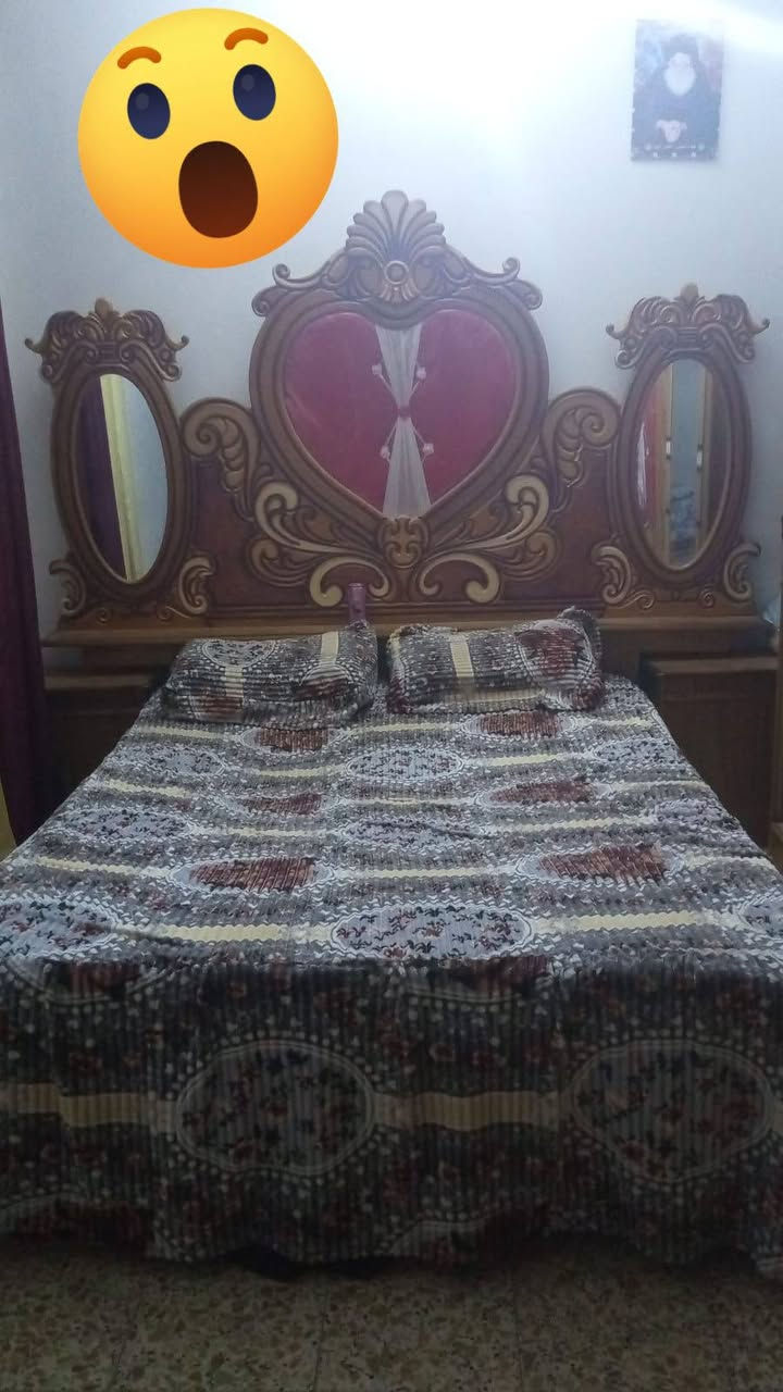 غرفه للبيع مكانه حي المطار
بيها اضرار بسيطه 
سعر ٥٠٠وبيها مجال خشبته زينه


**إذا كنت صاحب هذا الإعلان وتريد حذفه لأي سبب، رجاءا أرسل رسالة إلى الدعم الفني**