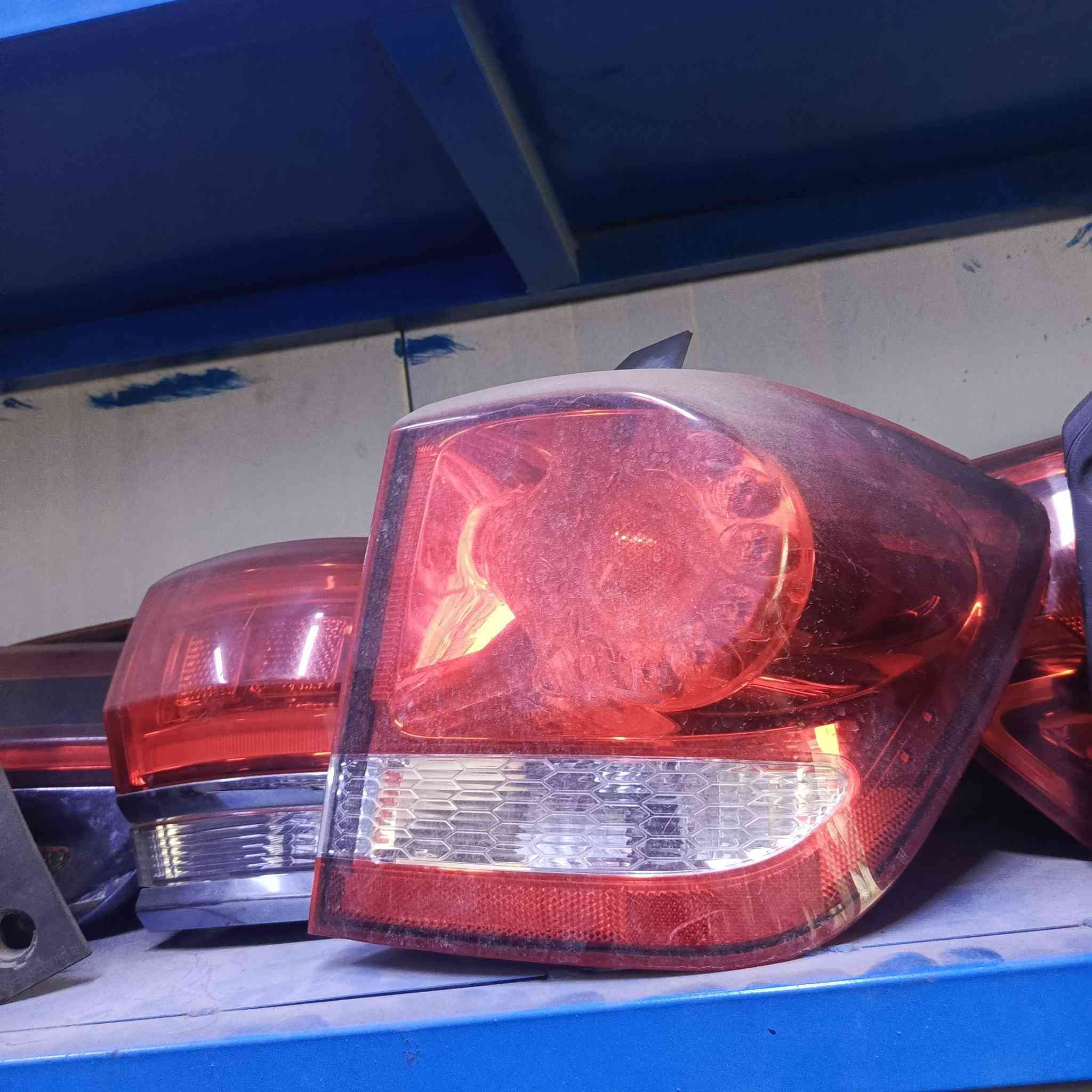 سلام عليكم. عني بك لايت جورني ودبلات ولايات نضاف 
رقمي مكاني طالبيه 
***********
