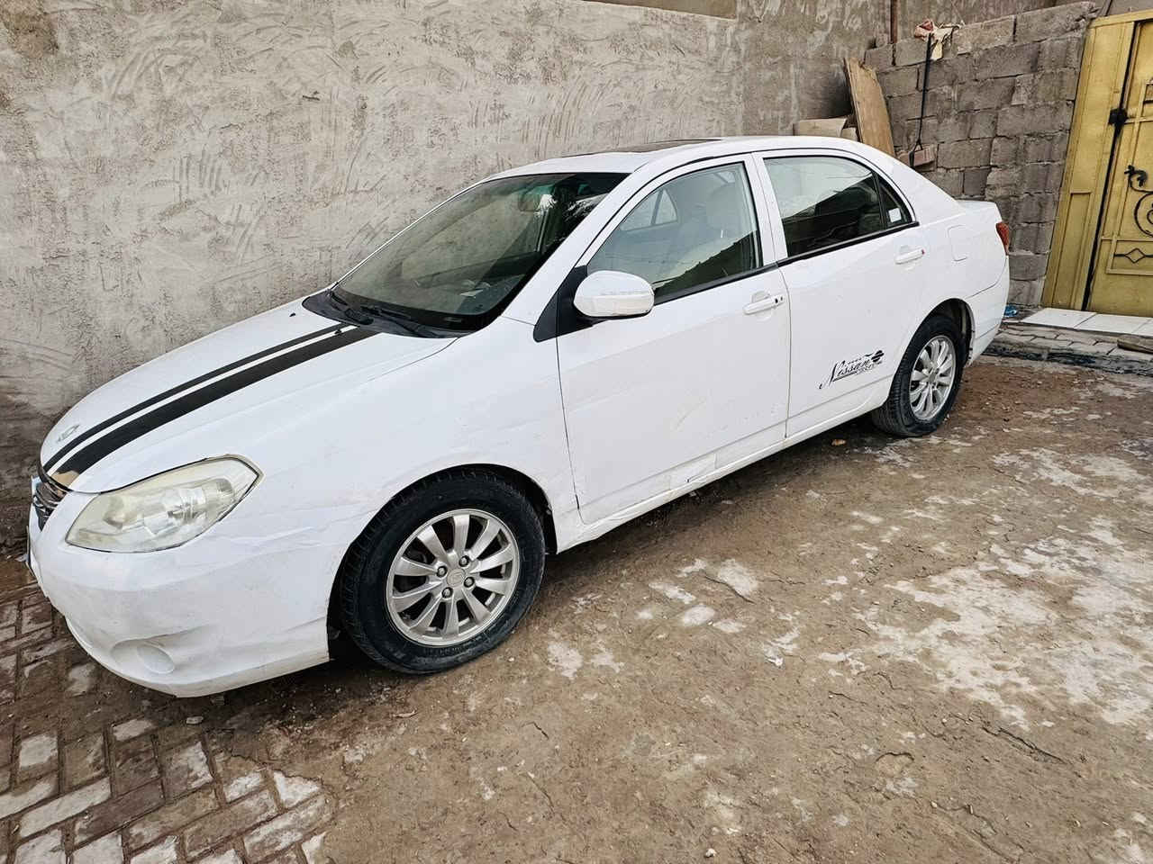 بي واي دي لا ضربه ولا صبغ ولا تبديل سياره كلها بلاديه جانت مطلوبه للمصرف وسددت برى ذمه موجوده تحويل مباشر  سياره فقط كيرها كايم  عارضها ب37 وبيها مجال مامتواجد د ع فيس ***********للستفسار
