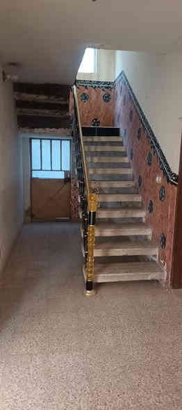 للبيع دار سكن مساحة 200 متر طابو ملك صرف بسمي البيت طابقين الاول غرفتين نوم معة صالة معة مطبخ معة ستقبال معة حمام معة كراج معة حديقة معة صحيات خارجية أرضية كاشي الطابق الثاني أربع٤غرف نوم معة صحيات سيراميك أرضية سيراميك بناء حديث مجموع ٦غرف نوم موقع ديالى بعقوبة كاطون الرازي قرب مرطبات البلور الاولة ثالث بيت عن فرن وسام السعر ١٢٥مليون وبي مجال رقم الهاتف *********** (بيع نقد فقط)
