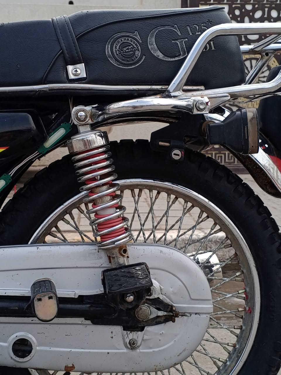 السلام عليكم دراجه سونك ام الختم باب الاول موديل 24 كامله مكمله كهربائيات اشاير لايت عالي ناصي بك لايت اي نقص ما بيها مكينة برغي مامفتوح بيها مكفولة لا تنقيص ولاتبخير الدراجه ترايها للبصرة
السعر : 650 وبيها مجال 
العنوان : بعداد الشعب شارع الصحه 
الرقم : ***********
