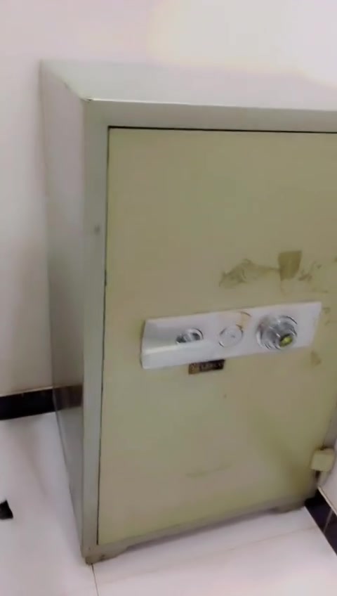 غراض للبيع نظيفات جدا تواصل مازنجر قيم سعر واني ارد


**إذا كنت صاحب هذا الإعلان وتريد حذفه لأي سبب، رجاءا أرسل رسالة إلى الدعم الفني**