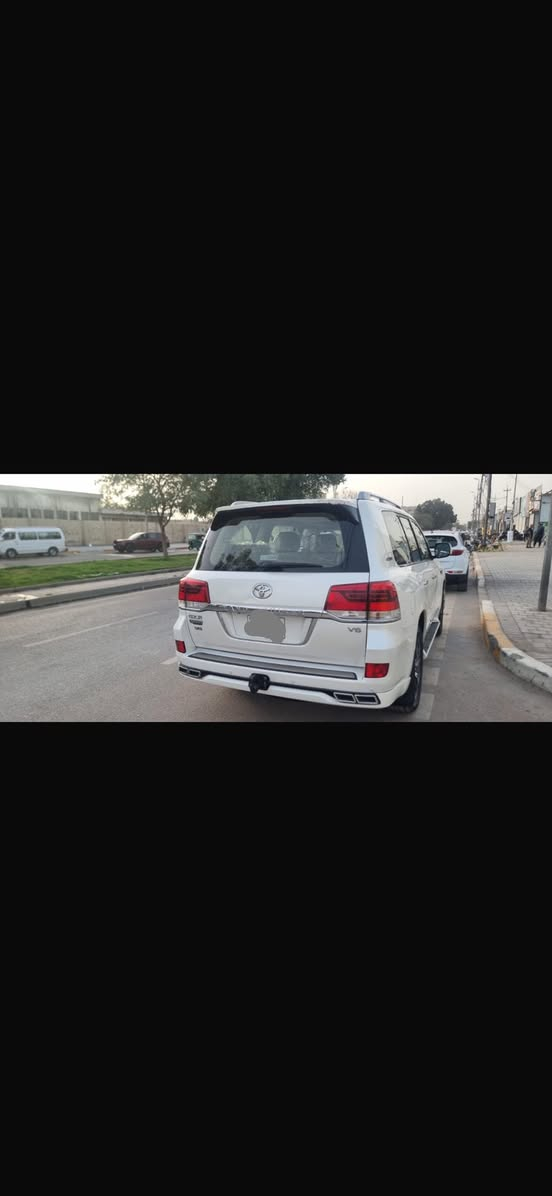 سيارة لاندكروزر 2020 ساز ماسيه 97 الف سيارة نظيفه كلش *********** مكاني بغداد

