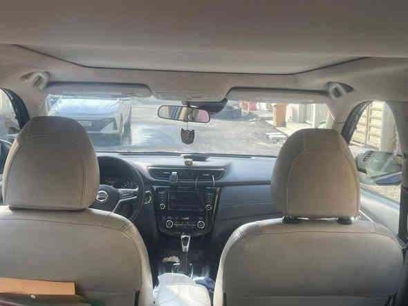 نيسان روج SV 2020 رقم بغداد حرف ز الماني بأسمي
اللون / ازرق (نيلي) حبري انتوا بكيفكم
مكاني بغداد / كرخ / دورة 
السيارة ماشية ١٣٠ الف كم 
محرك اربعة سلندر مفتوح ٢٥٠٠ المرغوب 
بحالة جيدة جداً وماناقصها كلشي صارلها فترة طويله عندي وعلى ايدي اني جناي 
الحادث مالتها جاملغ ايسر ودعاميه راجعه نفسها وبدون ((ايرباك ستيرن))فقط ايرباك البردة 
محرك +گير + صدر + تايرات +تبريد 
كله مكفول ومابيها اي مشاكل 
للبيع او مراوس حسب القناعة 
روج بس موديل ٢١ 

🛑 السعر سوي تعليق يصل مباشرة 🤖 

او كيا K5 خليجي 
او كيا سبورتج خليجي 
او ميتسوبيشي اوتلاندر 

رقم صاحب السيارة 
*********** متوفر عالواتس
