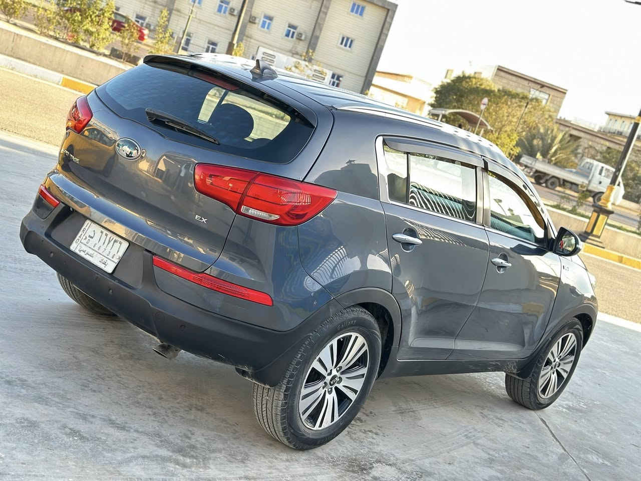 ‏سلام عليكم
‏كيا سبورتج موديل 2014
وارد امريكي  صبغ عام اثر جراد 
بيهة ضربة بل جاملغ خلفي 
 رقم بغداد شرط التحويل 
مكينة شادهة جديدة
‏شرط الوصل مال مكينة بعدها موجود
‏السعر 98 بيها مجال
‏رقم الهاتف 
***********
‏مكان السيارة ديالى بعقوبة
