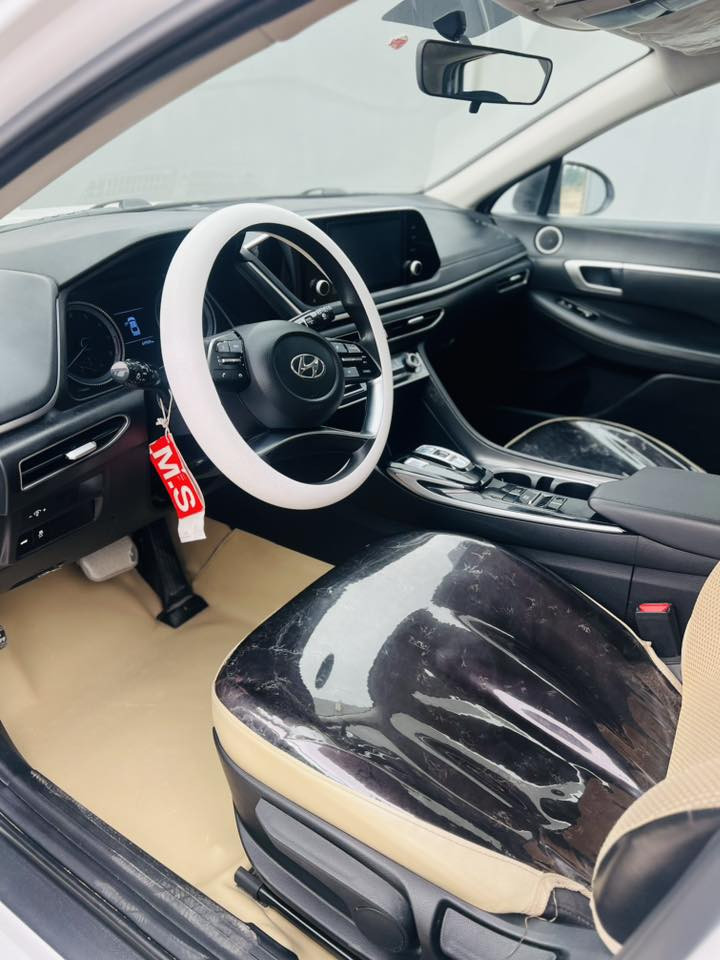 سوناتا 2023خليجي
ً
ماشيه 69km
 ً
حجم مكينه 2.5
ً
رقم اربيل دولي بس شركه معروفه تريد وكاله او تحويل ماكو مشكله 
ً
سياره كفاله جديده خير من الله مكينه كير مكينه تبريد حداديه كلشي جديد ع وضع شركه 
ً
مكاني البصره 
ً
السعر 205 وبيه مجال قليل
ً
***********
