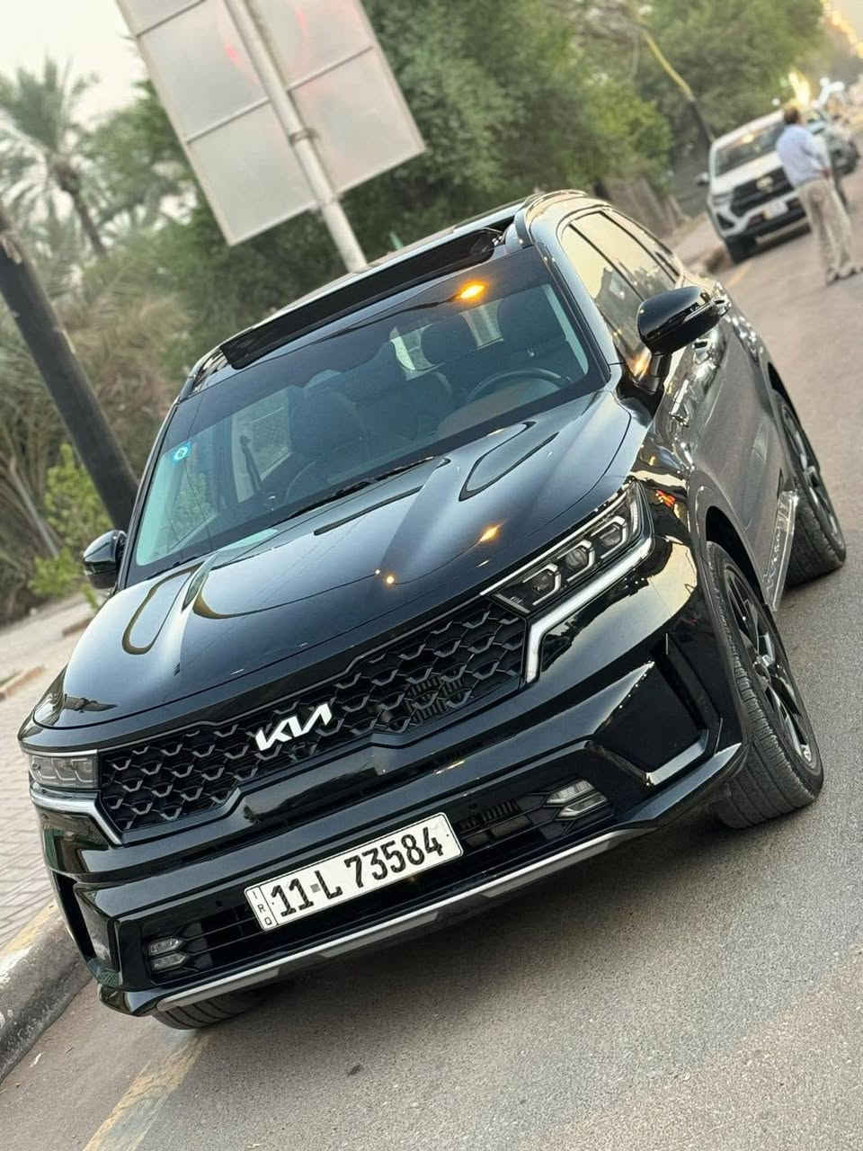 سلام عليكم مكلف بانشر 
كيا سورنتو 2022 للبيع  او مراوس وارد امريكي 
سياره فول مواصفات عدى كامرات 
حادثه كما موضح باصور امريكا جاملغين صبغ 
هنا بالعراق صار بيه ملاحظات 
صارت قطعتين صبغ بالعراق 
مواصفات سياره 
محرك ٢٥٠٠ تيربو 
بانوراما 
اشاير مري 
رادار امامي 
رادار خلفي 
رادار جانبي 
صندوك كهرباء 
مقاعد منفصله Vip 
مقاعد جلد 
تدفئه مقاعد 
مقاعد كهرباء 
ويل كب كروم 19 اسود 
شاشه كبيره 
كامره دواره 
شاشه اعطال 
بصمه تشغيل 
بصمه ابواب 
بصمه صندوق 
تشغيل عن بعد 
فول تحكم استيرين 
سستم سماعات 
تبريد منفصل 
سياره حلوه ومواصفاته احلى بعد 
سعر 200 بيه مجال 
عنواني بغداد كراده 
اي استفسار على ***********
***********
.
