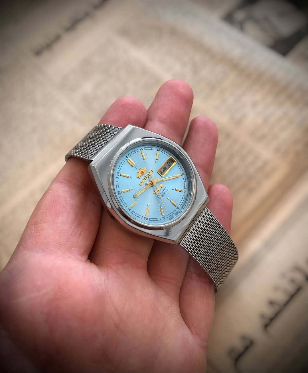 اورينت اوتوماتيك اصلية 🇯🇵🇯🇵
نظافة عالية جدا مثل ما موضح بالصور // لون المينة مميز جدا // منفذ تأريخ يومي و اسبوعي //  21 حجر //السير حصيرة اصلي مال الساعة والبوك الاصلي // مع العلبة الاصلية 
🇯🇵السعر خاااص لطفا 🇯🇵 
يتوفر توصيل لكل المحافظات


**إذا كنت صاحب هذا الإعلان وتريد حذفه لأي سبب، رجاءا أرسل رسالة إلى الدعم الفني**