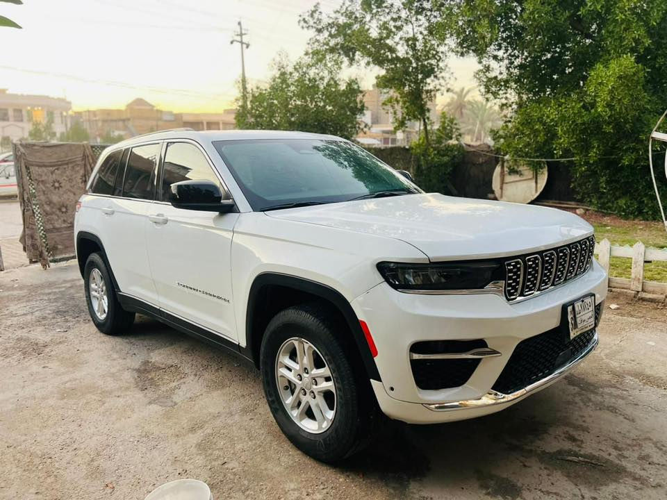 جيب لاريدو 23 دخول جديد بدون لوحات
ماشية 60 ميل مواصفات معروفة
275$ بيها مجال قليل 
جديدة بمعنى الكلمة
***********
