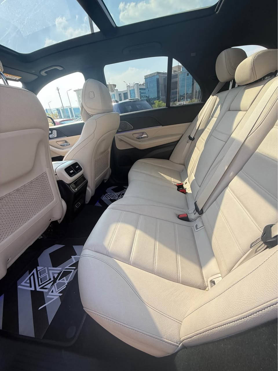 GLE450
AMG
Black 
2025
3000cc
V6
Wakill
15,000km
متاح جميع انواع أنظمة الدفع 
للتواصل 01147110604
Haleem القاهرة, مصر


**إذا كنت صاحب هذا الإعلان وتريد حذفه لأي سبب، رجاءا أرسل رسالة إلى الدعم الفني**