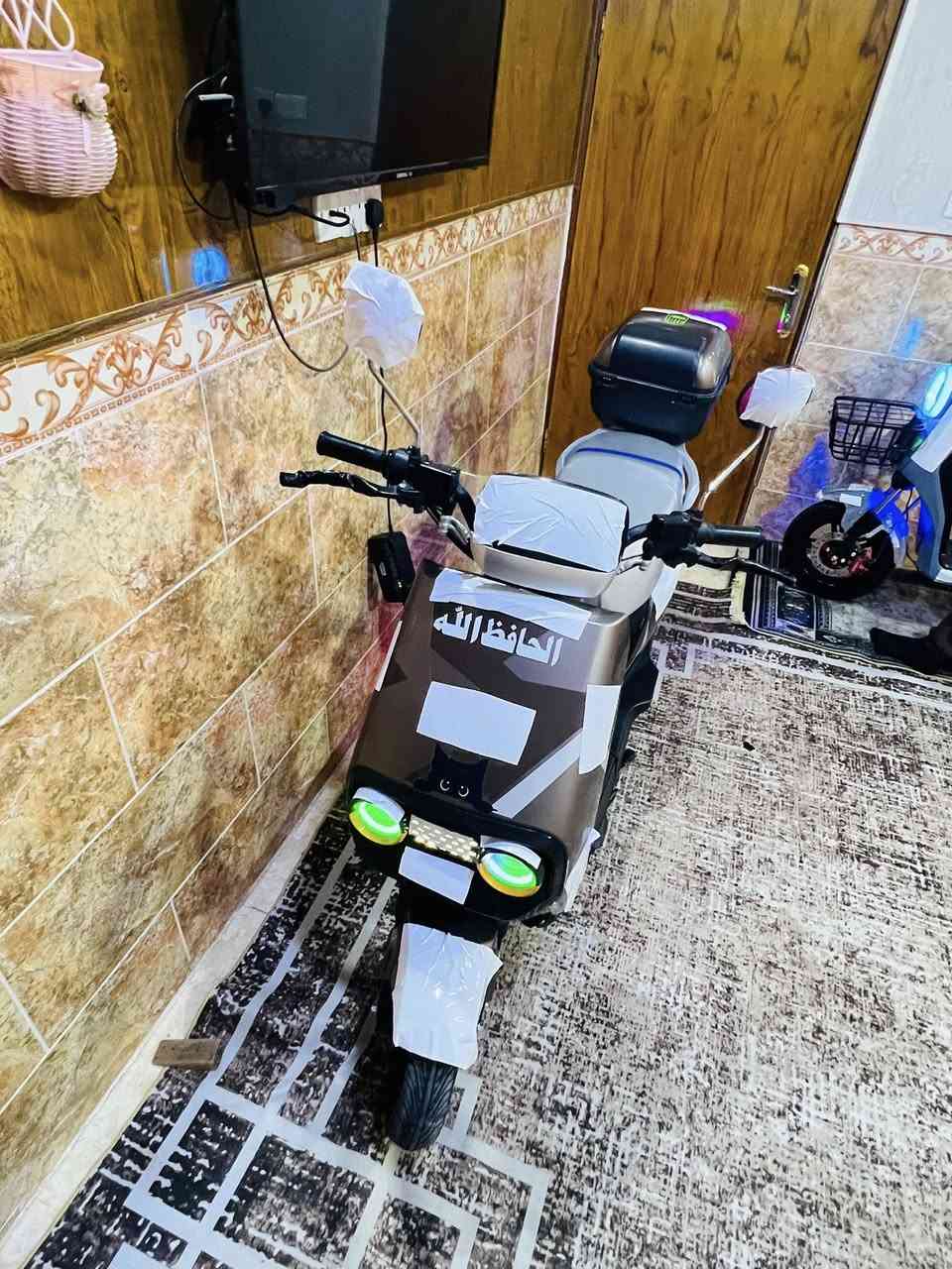 السلام عليكم                       يوجد دراجة شحن اباچي 318            6باتري ملف 2500 تشغيل عن بعد سويجين نضام R اي عطل يضهر عندك ب الشاشه  جوزه تطفي من الرئيسي جنطه دلفري بريكات هيدروكليد  
الستفسار خاص  سعر ٦٧٥.      و يرهم مراوس حسب  القناعه


**إذا كنت صاحب هذا الإعلان وتريد حذفه لأي سبب، رجاءا أرسل رسالة إلى الدعم الفني**