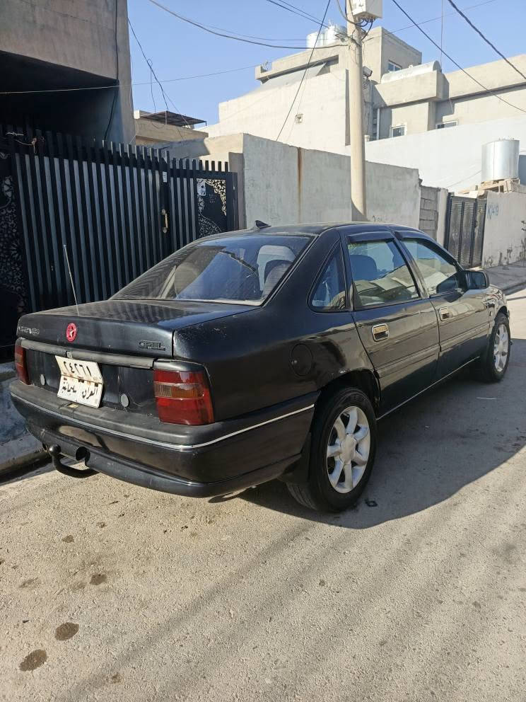 فیکترا مۆدیل 1992 
 سووبغ عامە بۆ جوانی سووباغ کراوە
بەناوی خۆمە 
سەنەوی ئەو مانگە بەسەر چووە
بە ناو کڕدن و مووس براوە بەشەرت تەقە و رەقە بەشەرت بەس ماشاءالله دەوێت 
عەزلی دنگ و حراری لو کرایه
سعرەکەش 41 مجالێکی کەم
واتسآب ***********
.................... 
عربي
أوبل فيكترا موديل 1992
صبغ عام للجمالية السيارة بسمي تحويل بشرط
السيارة جديدة من الداخل بيها مكانات جراد لكن بشكل عام السيارة حلوة ونظيفة
السيارة معمول الها عازل حراري وصوت من الداخل 
السعر 41 وبيها مجال
واتسأب *********** أربيل, العراق
