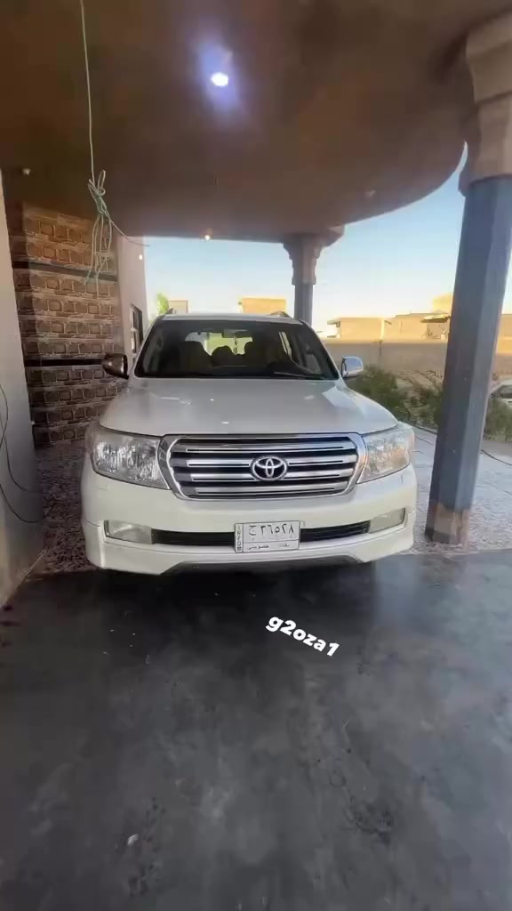 سلام عليكم لاندكروز موديل 2011ستيني مكان سياره الانبار البغدادي  رقم صاحب سياره‭0782 254 7340‬
