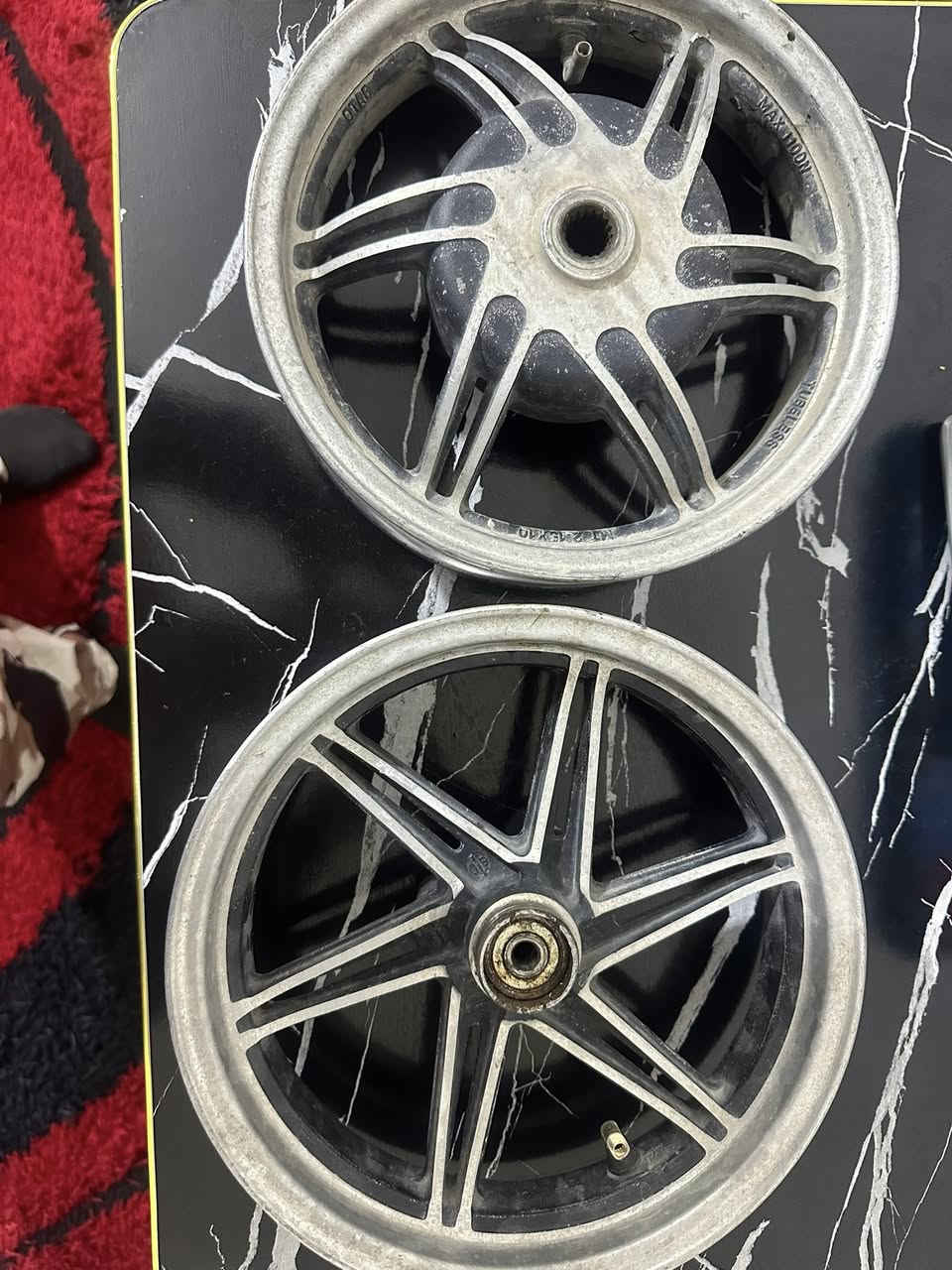 غراض ماكس 120للبيع مكاني ساحت عدن ***********
