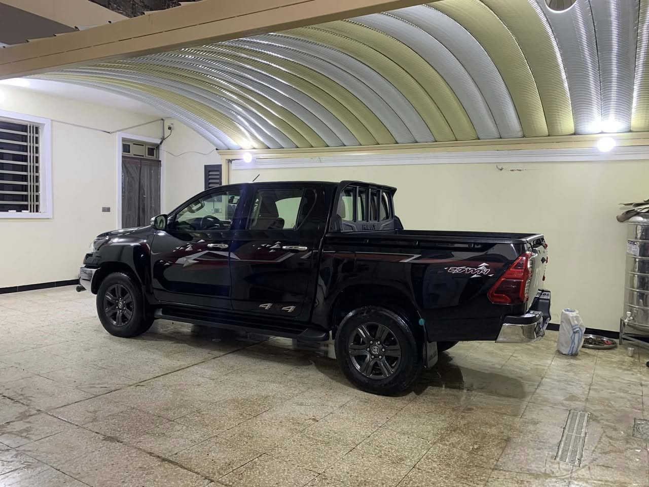 سلام عليكم عندي سياره البيع لوحش السود موديل 2022 سياره سعودي فول موصفات فورويل ماشيه 30 ألف تحويل مباشر رقم بغداد دولي سياره مكفول كفاله عامه سبير مانازل سياره جديده وحلوه عنوان بغداد ولشراي يتصل على رقم ***********
