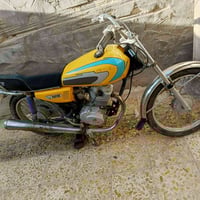 دراجه للبيع سعر ٢٠٠ هذه رقمي٠٧٨٢٣٢٢٨٥٨٢