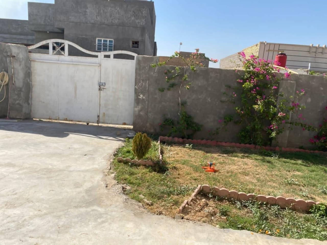 دار سكن طابو زراعي في ( حي زليزل )
خلف بيت ( جودة كويچو ) ( ٥ فرع )
مساحة ٢٨٠ م - بناء بلوك - عكادة - ماء - كهرباء
( شارع بعرض ٨ م ) - ( ٢ غرف نوم )
( معاملة في التطويب ) - ( بناء بحالة ممتازة )

للاستفسار مراجعة مكتب غازي للعقار     
واسط - الزبيدية - قرب أفران المائدة   ***********   
***********
