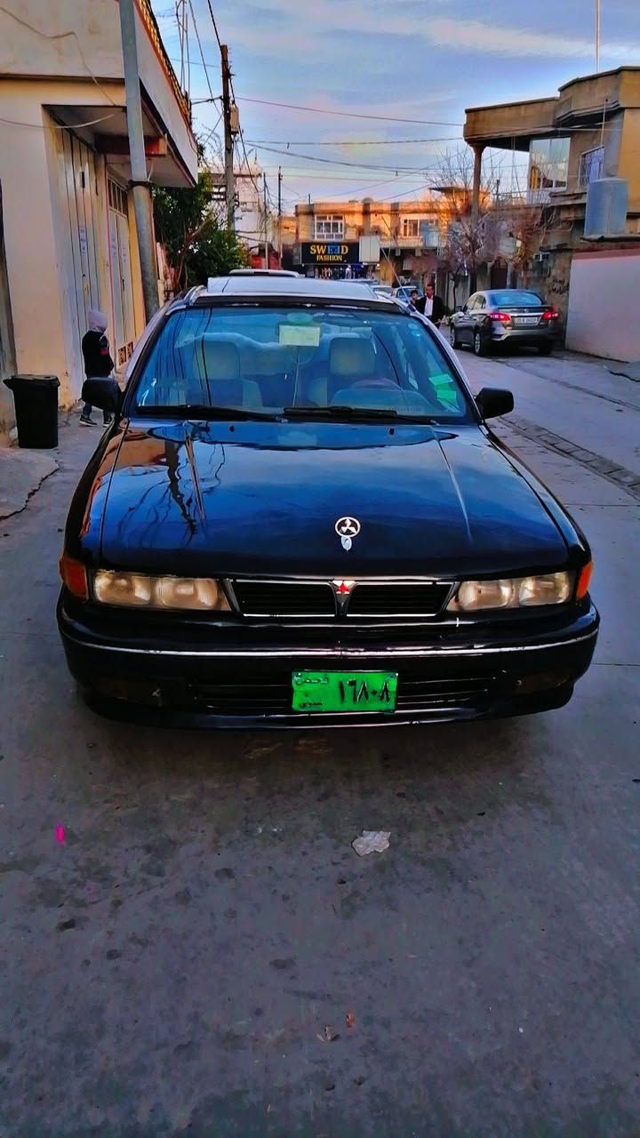 ابە ت گڵاند  مۆدێل 1991گێڕعادی قفڵ مە رکە زی جام کارە بای مە کینە 63مە رغوب بێ دە عم بێلێدراو بە شە رتی ئاڕم و ێە ولیاات ئاڕم پلاستیک دووپارچە و نیو بۆیاغ  گێڕو مە کینە بە شە رتی سە د فیتە ر ***********
