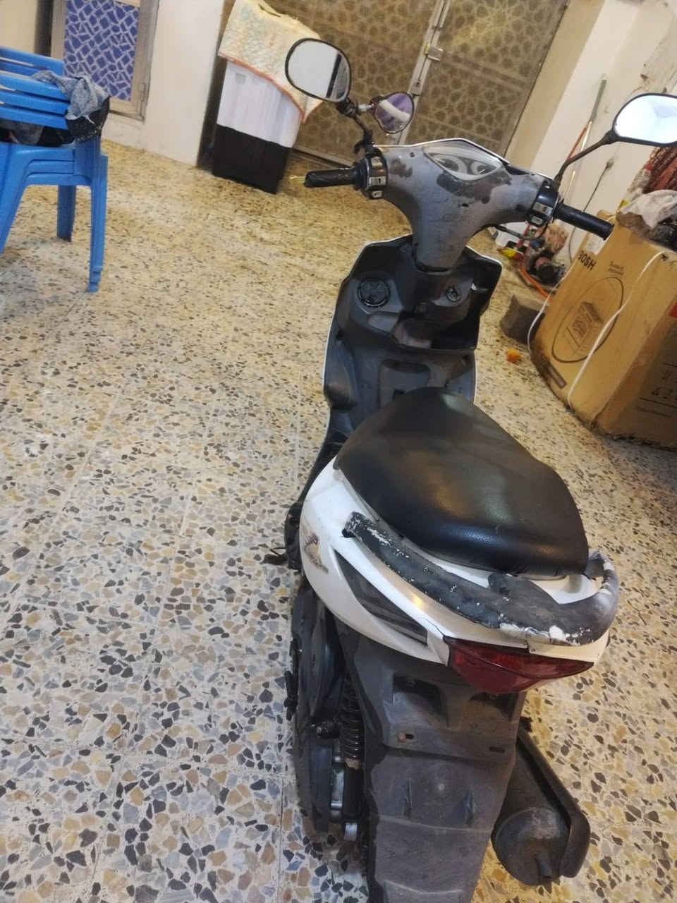 سلام عليكم دراجه ماكس مضلع للبيع مكفوله كفاله عامه بس الكلج الخلفي منتهي البارحة سويت الهه ادامه كلفت 95 الف بس بقه نقص كلج خلفي سعر 450 وبيهه مجال متواجد ماسنجر و واتساب مكاني بغداد مدينه الصدر ***********
