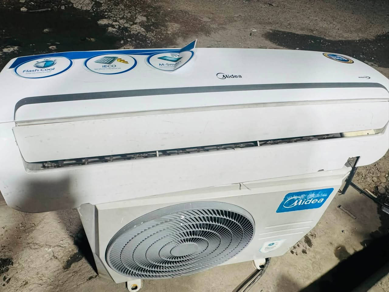 🔥 للبيع: سبلت ميديا انفيرتر بحالة ممتازة وبسعر تنافسي 🔥
وفرنالكم سبلت بحالة الوكالة (بلادي) جاهز للشد فوراً، مع توفر خدمة التوصيل:
❄️ المواصفات والتفاصيل:
 النوع: سبلت ميديا (Midea) انفيرتر.
 السعة: 1 طن.
 الحالة: بلادي 100%، بدون أي نقص (جيب وشد).
 الملحقات: بوري نحاس وواير جديد.
 السعر: 350,000 دينار فقط.
🚚 ملاحظة: يوجد لدينا خدمة توصيل.
📍 العنوان: بغداد - حي أور - بالقرب من جامع الفردوس.
📞 للحجز والاستفسار يرجى الاتصال على الرقم: ***********
