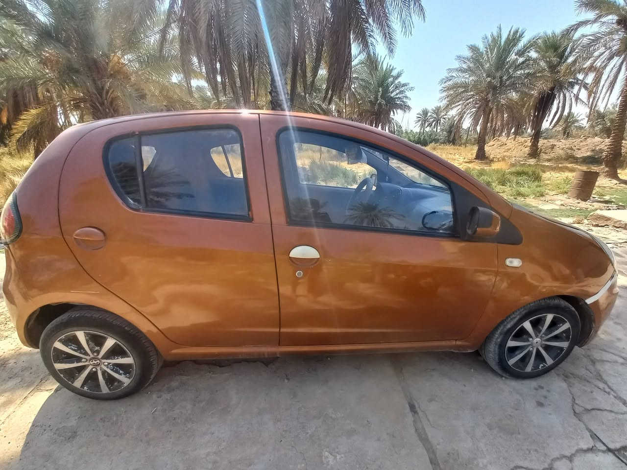 بانده للبيع ٢٠١٢ بسمي رقم ألماني سعر ٥٠ ورقه وبيه مجال سياره جاهزه من كلشي نقصه يدات مال بيبان فقط ***********
