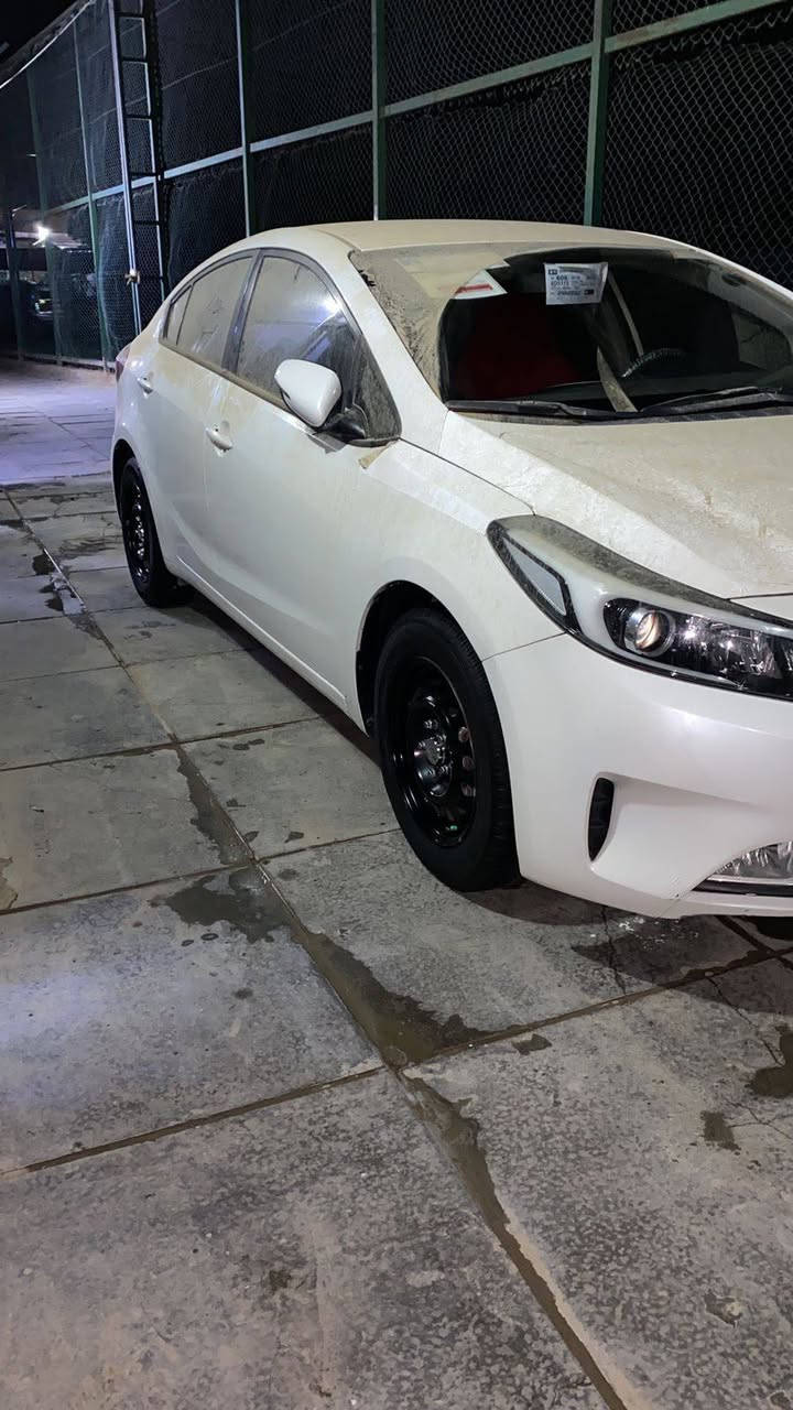 السلام عليكم كيا سيراتو مديل 2017
ماشيه 150 كفاله من حادث وضربه تخم تاير حداديه جاهزه
سعر 123 وبيهه مجال شي بسيط ***********
