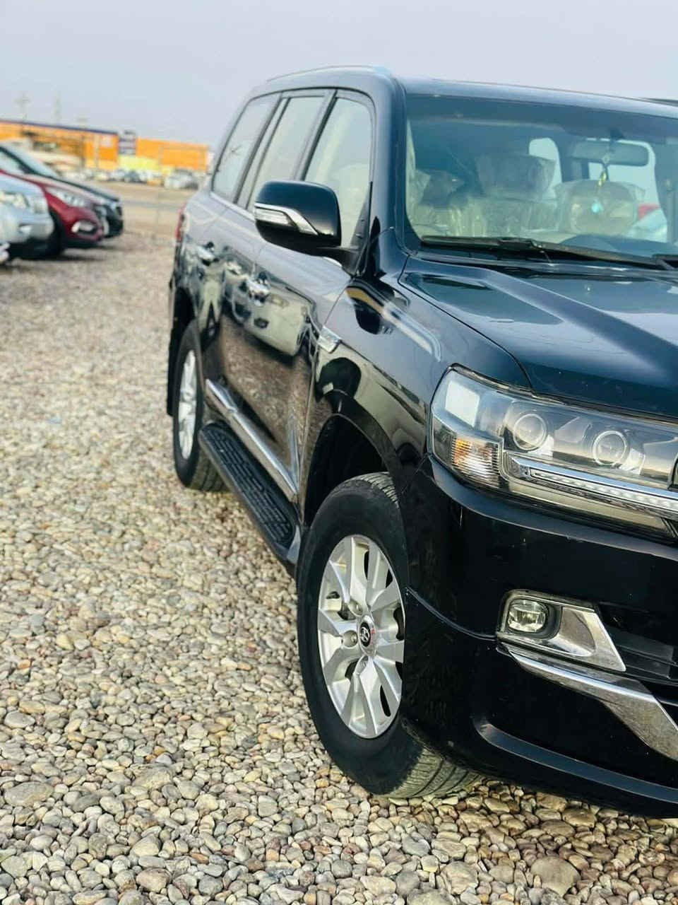 لاندكروز موديل 14محدثه 21 هسه جديده تحويل ثاني يوم تبريد 3 قطع 7 راكب بيها رشه نص الجاملغ الخلفي اوشبر من الباب ***********وتساب وا تجي خاص
