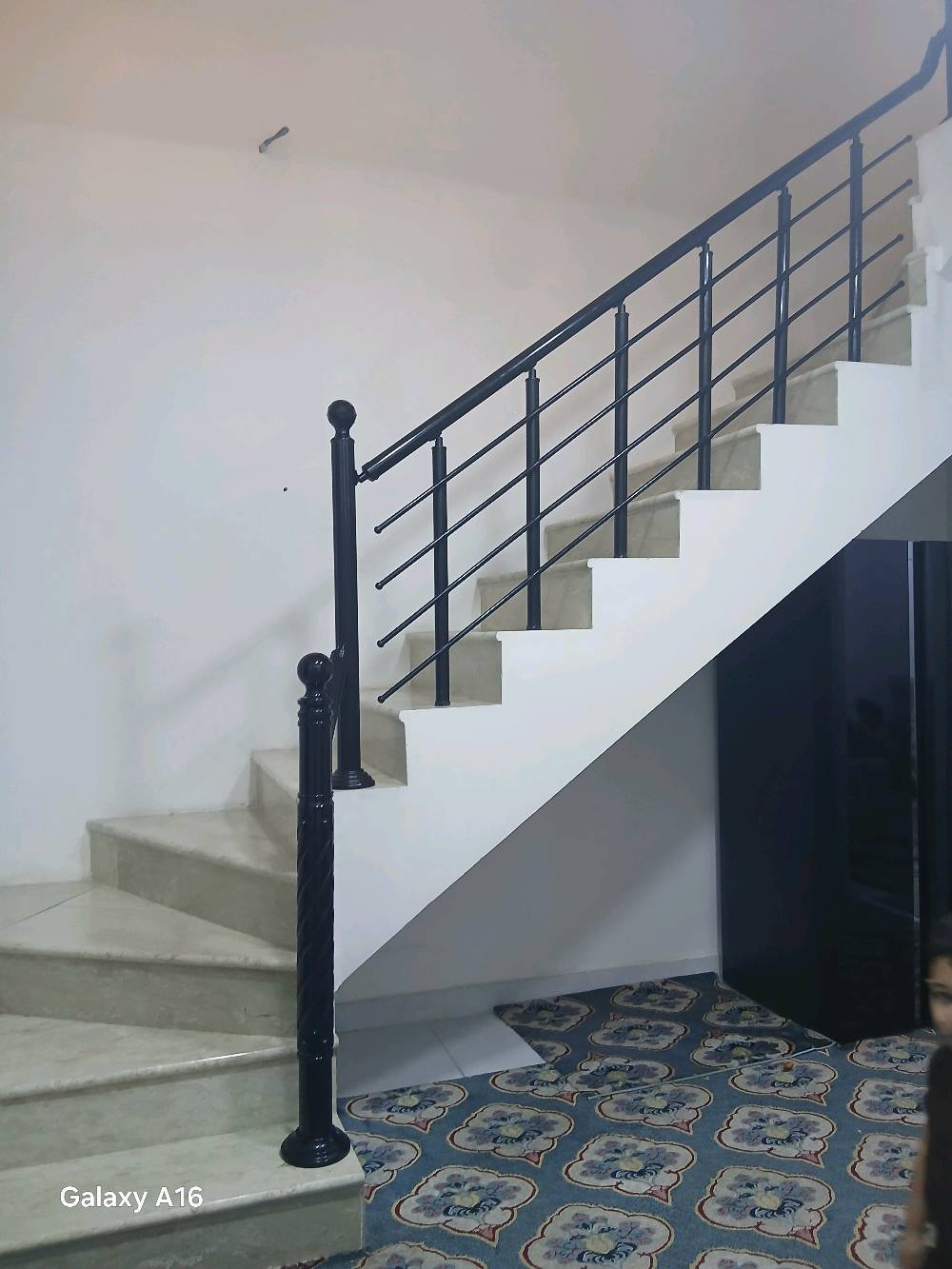 🏠 للبيع كاش فقط - فرصة ما تتعوض 🏠
بناء حديث سنه ٢٠٢٥
بيت بالكريعات - شارع هيثم الحداد قريب على السوق والمدارس

✅ المساحة: ١١٠ م واجهة ٧ الا ربع 
✅ التفاصيل: مدخلين منفصلين طابقين بناء حديث، 3 غرف نوم كبيره + صالة كبيرة + مطبخ  + حمامين + منور + مخزن + بالكونه + حولي
✅ الخدمات: كامله
✅ السند: زراعي اصوليات كاملة ومضمونة
✅ الميزة: يسلم البيت بعد البيع بفتره قصيره + الجيران كلهم عوائل راقية
البناء شخصي وعلى ايدي مو شغل مقاول 
السعر: ٢٥٠ مليون
 للجادين فقط
السبب: السفر والانتقال

ملاحظة: البيع مباشر من المالك
