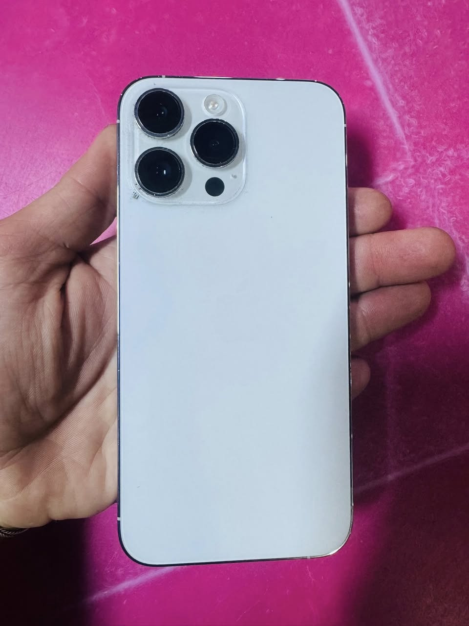 للبيع ايفون14 ممفتوح جهاز نضيف الون ابيض طافي السعر خاص ذاكره 128  البطاريه 87 مكاني كوفه فقط بيع ماراوس ***********
