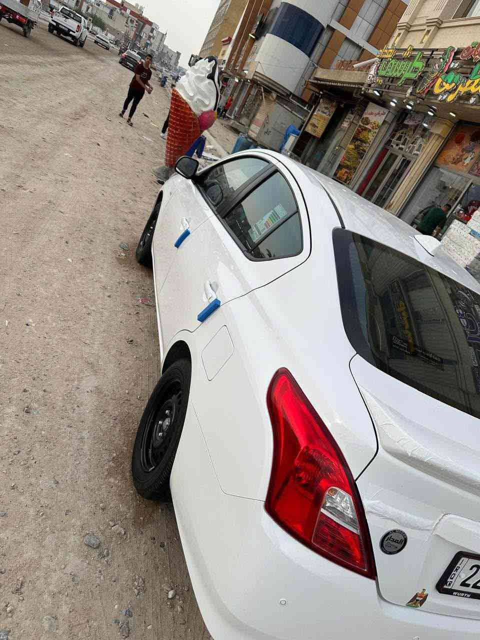 السلام عليكم 
نيسان صني 2024 بليته زركه هندي
كفاله عامه عده بارد ڪلش زغير بل باب 
رقم اربيل 
محرك كير كفاله 
ماشيه 60 الف 
العنوان البصره الزبير 
السعر 126 وبيها مجال ڪلش بصيط 
الرقم *********** الزبير, البصرة
