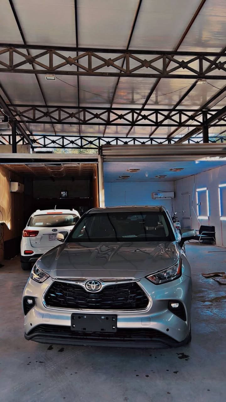 السلام عليكم

تيوتا هايلاندر موديل ٢٢ هايبرد محرك ٢٥٠٠ وارد امريك
السعر 238 ورقه 
رقم بغداد مشروع وطني تترقم باسم المشتري 
الحادث موضح بالصور بدون دواخل شواصي سليمه  
الفئه LE

٧ راكب كشن متصل

المواصفات معروفه 
تحكم ستيرن 
تحكم اوتو جميع النوافذ
شاحن USB عده مخارج امامي وخلفي 
تبريد قطعتين امامي وخلفي 
ثلاث انضمه قياده ايكو وعادي واسبورت 
تحكم مري جانبيه
حساسات مري جانبيه
دخول ذكي 
لايت زينون 
جنطه كهرباء 
وهواي مواصفات بعد السياره خير من الله مال بيت للجنايه ماشيه 38 الف مشي امريكا نفسه 

مرفق صور الحادث ورقم الشاصي 

تعمير درجه اولى بدون اي نقص 

بغداد /زيونه 
للاستفسار
 📞 *********** ☎️ 
غير متواجد عالفيس
