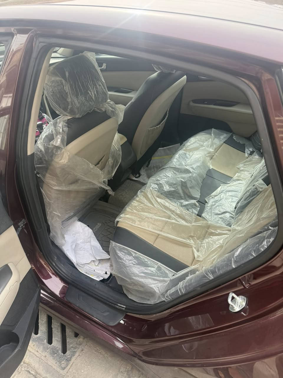 السلام عليكم
كيا اوبتيما 2017

محرك 2400 مكفول 

سياره حادثها دعاميه امامي وبارد بل بنيد فقط 
بدون يرباك 

السياره ماشية 127

السعر 127$ 

للأستفسار /***********
