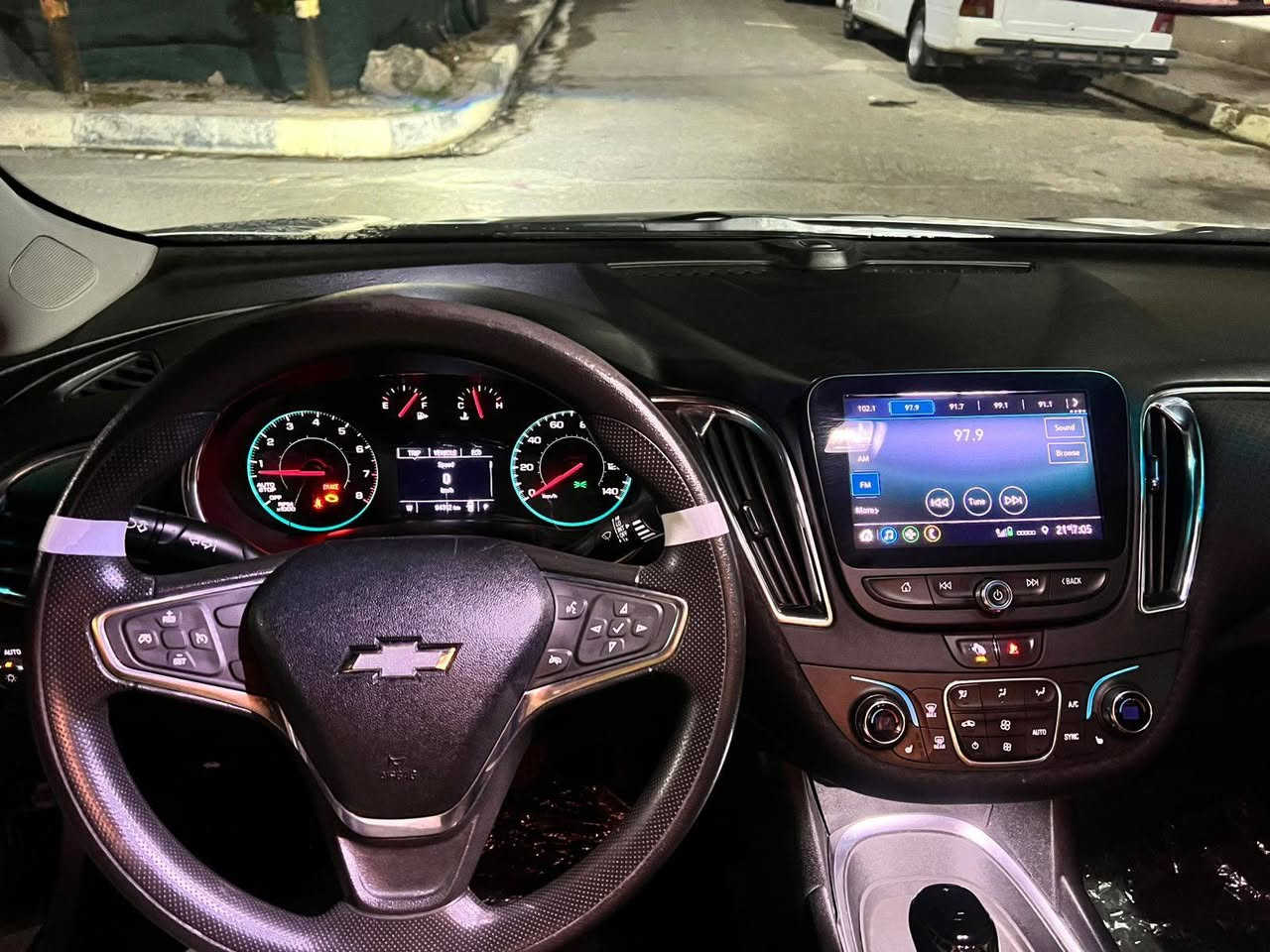للبيع | شفروليه ماليبو 2020 LT
🚘 اللون: سلفر
📍 الضرر: بونيد، والجام الأمامي صبغ سكن (تعديل PDR)
المواصفات: ✅ تحديد مسار
✅ شاشة كبيرة تدعم Apple CarPlay
✅ خرائط GPS
✅ كاميرا خلفية
✅ تشغيل عن بُعد
✅ كرسي كهربائي
✅ بصمة أبواب
✅ تدفئة المقاعد الأمامية
✅ أوتو بريك (توقف ذاتي)
✅ LED أمامي وخلفي
✅ مانع انزلاق
✅ جام أوتو
✅ مثبت سرعة
✅ حساسات ضغط الإطارات
✅ ويل كروم مميز
✅ محرك 1.5 تيربو
📌 الممشى: 80 ألف ميل
📍 الموقع: كركوك
💰 السعر: 112 قابل للتفاوض للجادين فقط.
📞 للتواصل: ***********
