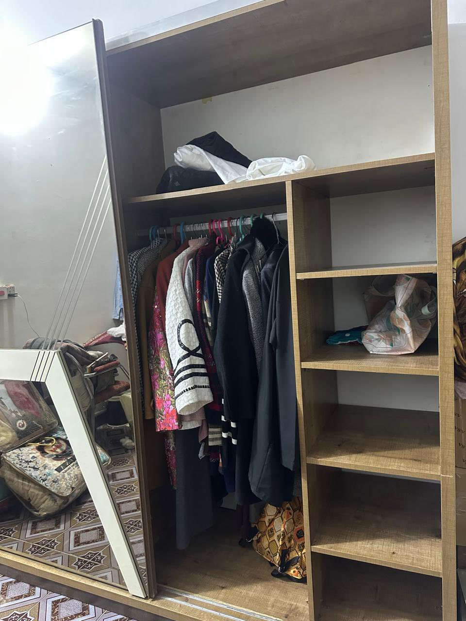 غرفه نوم تركي ثقيل 
 للبيع للاستفسار.  ***********
