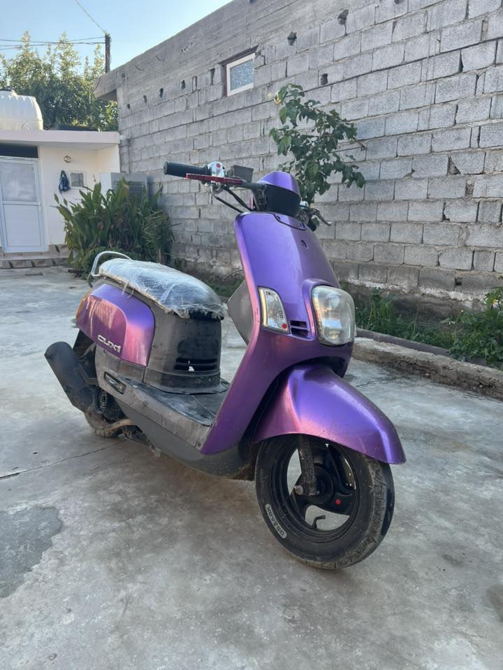 السلام عليكم دراجه بوليس كامله مكمله ماناقصها اي شي تايرات جدد مكينه نضيفه كفراتها نضيفه كهربائيات كلها شغلله مكاني ديالى بعقوبه تقاطع ساده السعر 475بيها مجال الشراي يتصل ***********
