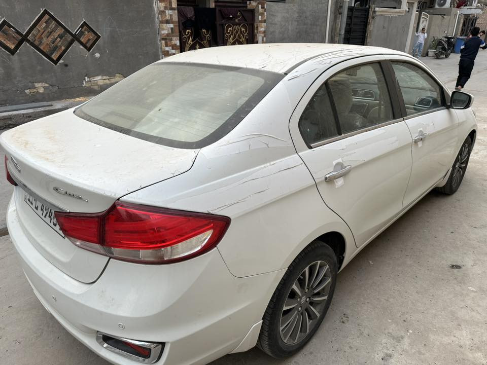 سازوكي سياز موديل 23 سياره جديده لوك ماشيه 24 الف مكفوله كفاله عامه
استلام الشركه العامه 
كير اوتماتيك
ومواصفات سياره معروفه
رقم بغداد بسمنه باقي الها سنه ونص وصير حره حاليا فقط وكاله للمشتري
سعر 125 وبيها مجال بسيط
مكان بغداد 
***********
