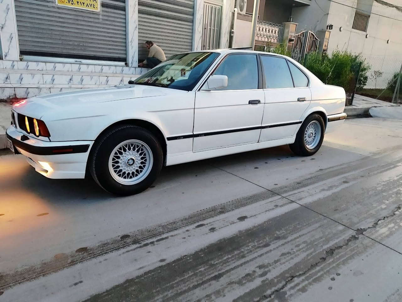 السلام عليكم الحلال للبيع 520
موديل (1991 ) سعرها 58
رقم نينوى الدولي سنوية 2030

 شرط التحويل من الشرعي تحويل ثاني يوم
كير ومحرك بشرط باليلون كير عادي طيران ارضي 

دبل ايرباك راظية بلادية داخلها جديد
تخم تايرات وتخم ويل جديد 

صدر امامي خلفي جديد 
كشنات جلد دخلها وضع شركة  

كشنات بلادي تتفأ بل كشنات
منضومه زنون كيجات كهربائيات 

كلها شرط كلوب مابيها نقص
 سياره مال جناي ومصروف عليها 

ترايك وين ميعجبك 
سنتر لك كامل حتى جنطه 

أربعه جام كهرباء 
كهربائياتها كلها شغاله

سستم سماعات ومضخم كامل ترج رج
مكان السياره موصل الجانب الأيسر

 ***********

***********
