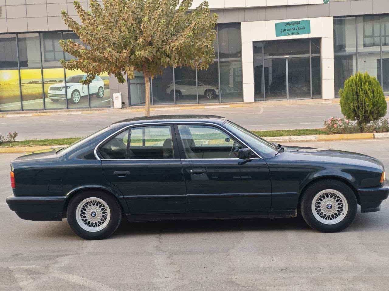 Bmw 525
مۆدیل ١٩٩٣ زەیتوونی
تەبرید 
گێرعادی
یەک پەڵە بۆیاخ 

سەنەوی تا ٢٠٣٠ تازەیە
گێڕ مەکینە تەبرید ئەکسل بەشەرت
تەحویل غرامە بڕاوە بەشەرت 
شوێن سلێمانی 
***********
*********** السليمانية, العراق
