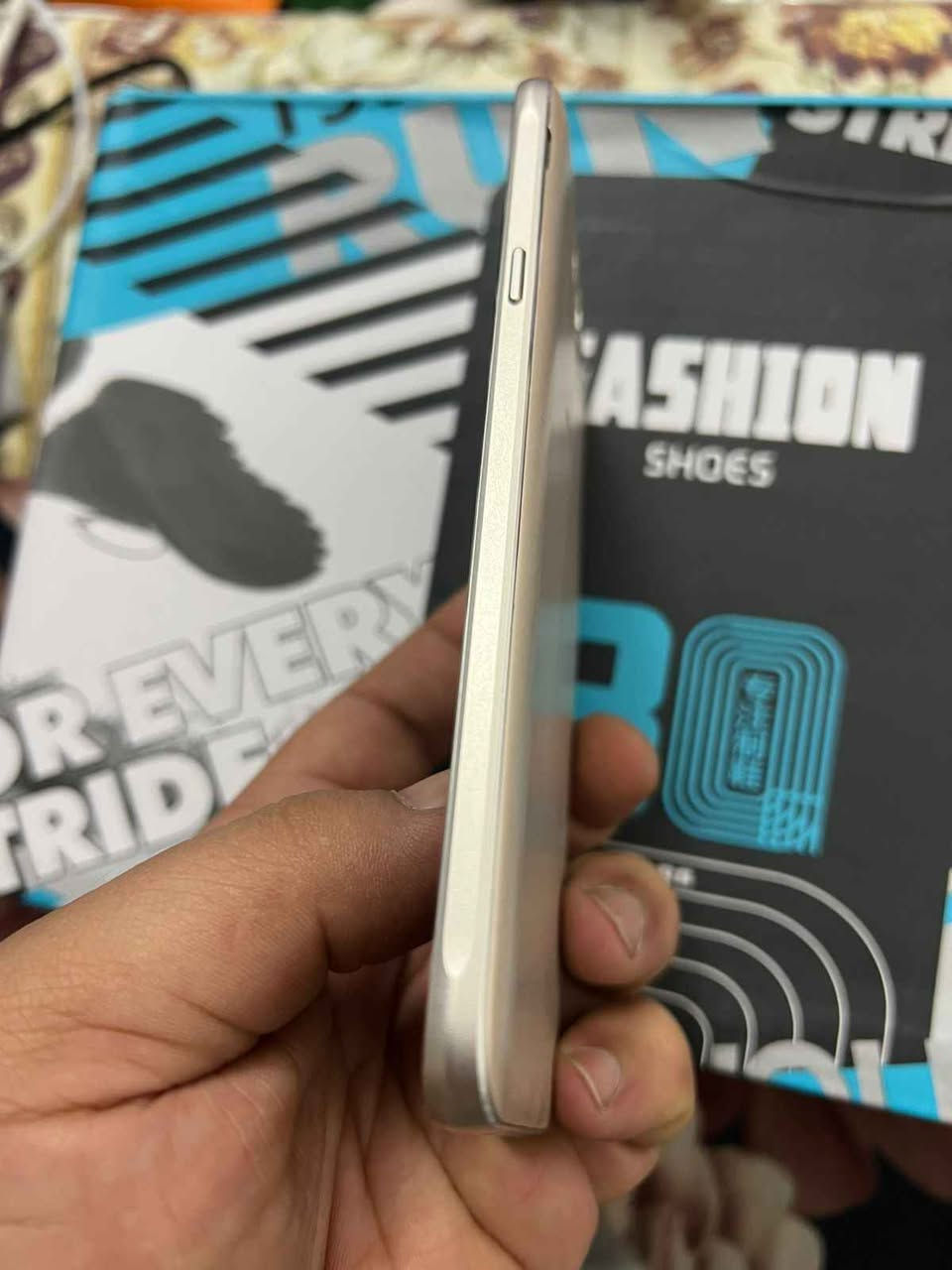 J7.2016 جديد بعده بلزكاته للبيع فقط 
مكاني بغداد الحريه او ساحة عدن السعر 65 ...*********** وتساب فقط بغداد, العراق
