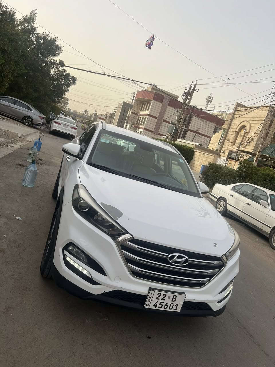 السلام عليكم توسان خليجيه كفاله عامه السياره بيها رصعه صغير بلاديه كير مكينه مامفتوح بيهـن برغي السياره جديده بمعنى الكلمه تخم تاير جديد حداديه ادامه كامله ربع متصرف عليها بيها تكشير بالبنيد فقط مثل ماموضح بالصور السياره ماشيه 99 mil 
مري شفط 
شاشه تاب 
ويل 18 
كشن جلد 
سبير مانازل 

مكاني الكرخ الطوبجي
***********
السعر 168 وبيهـا مجال بسيط
