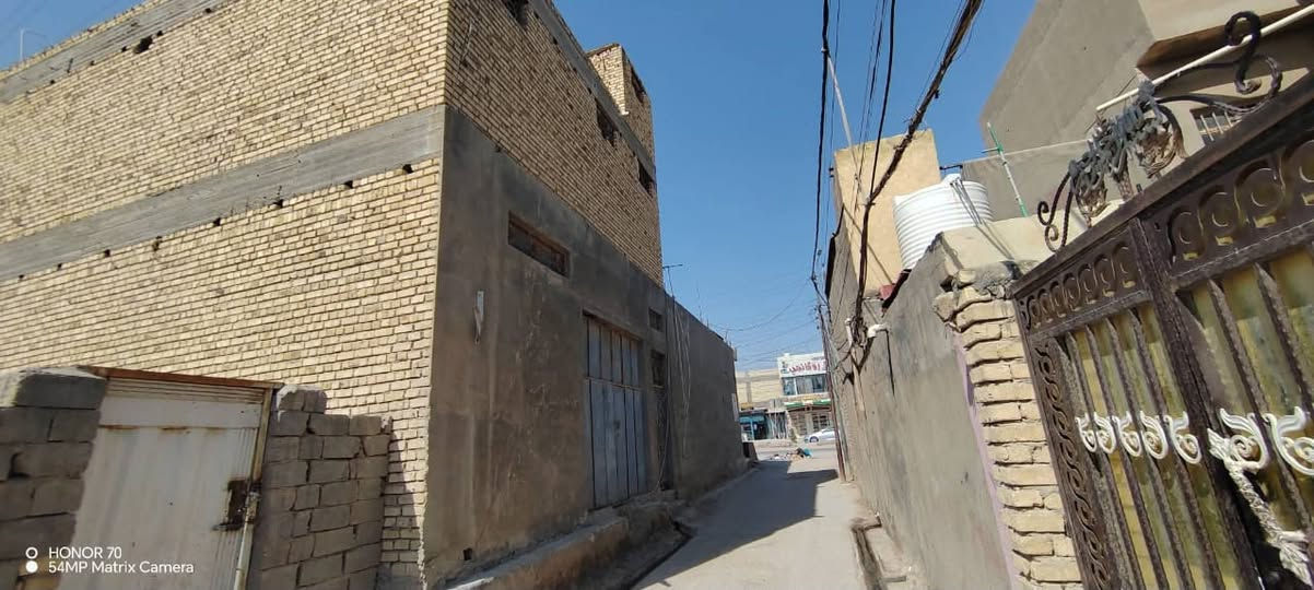 البنايه مع المحل للبيع 
مساحه 200 م طابقين بناء حديث
الشارع العام قرب مطعم ميلانو
***********
