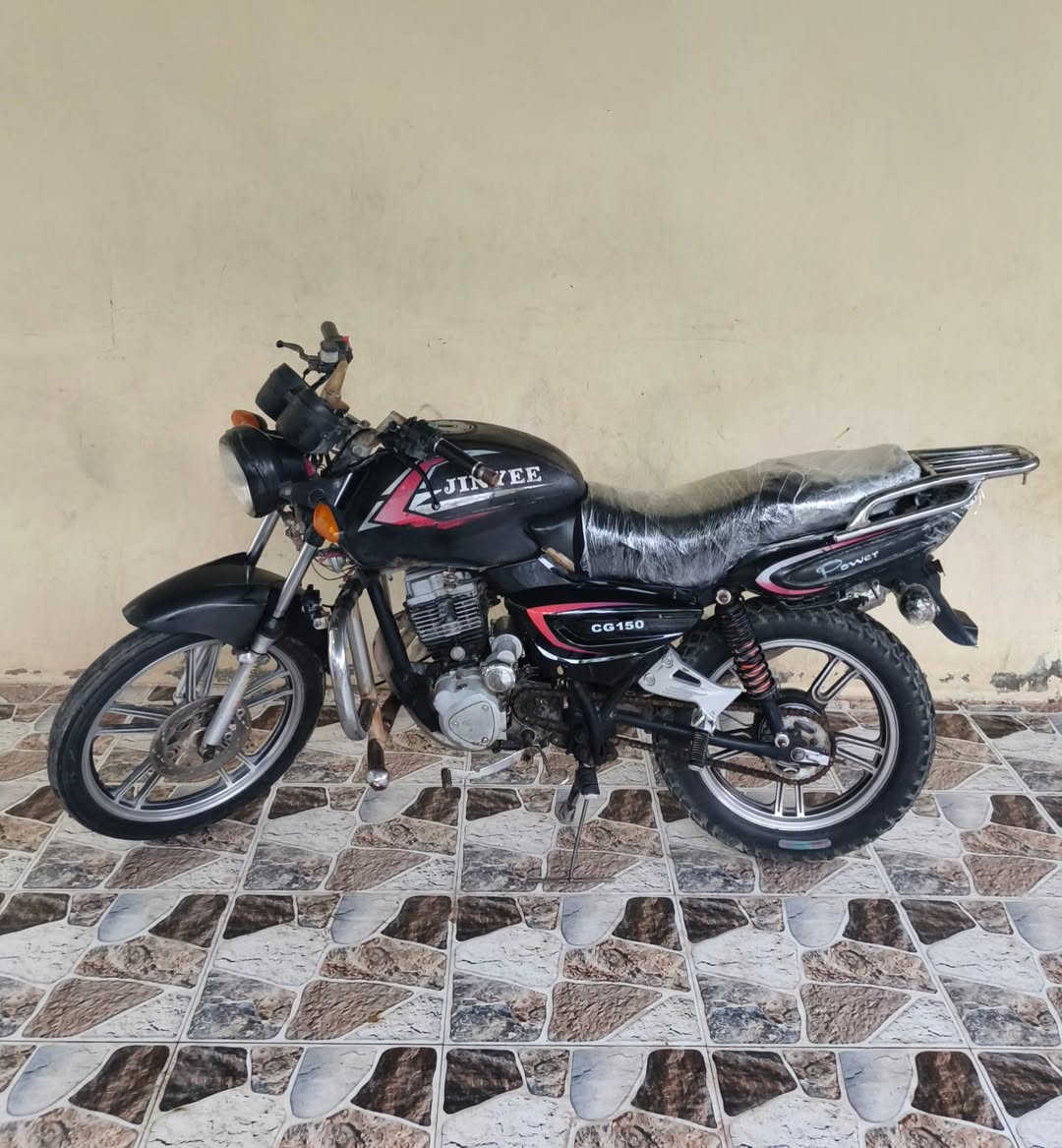 السلام عليكم
دراجة باندا 2013 أوراق كامله، للبيع السعر 350 وبيها مجال المكان ديالى شهربان ***********
