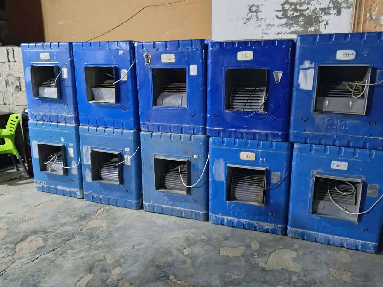 يوجد لدينا بضاعه نظيفه تتكون من مبردات سبالت طنيين للاستفسار الاتصال على الرقم ***********
